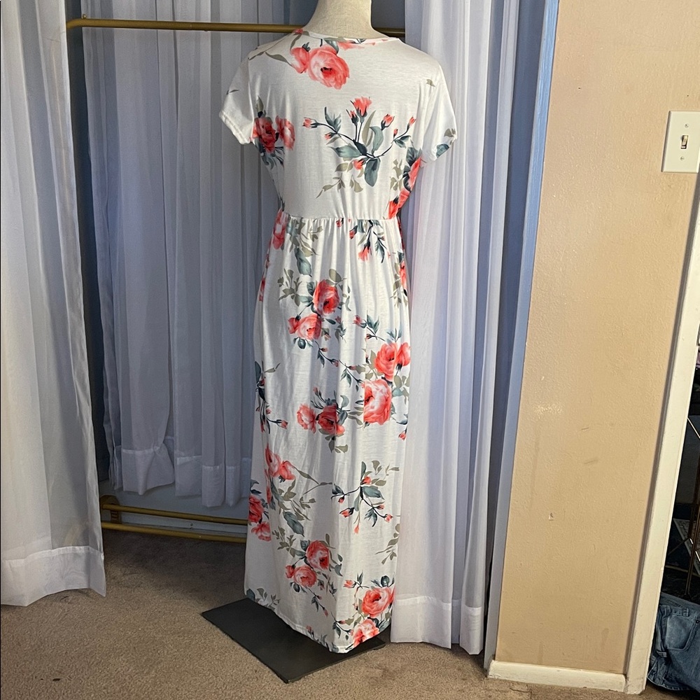 Floral Maxi Dress - White and Pink - Picture 3 of 4